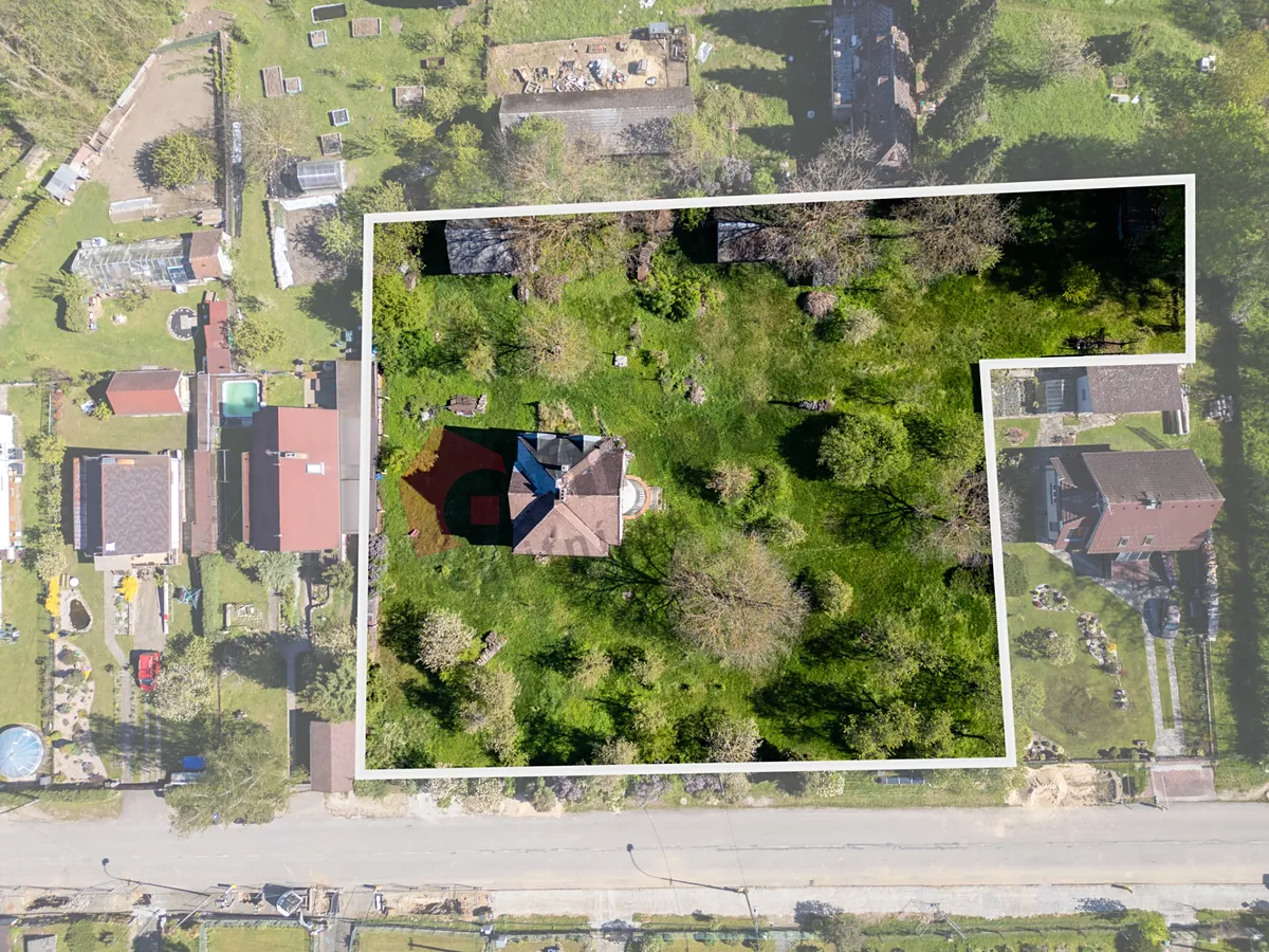 Prodej podílu 1/3 vily 220 m², pozemek 4462 m²